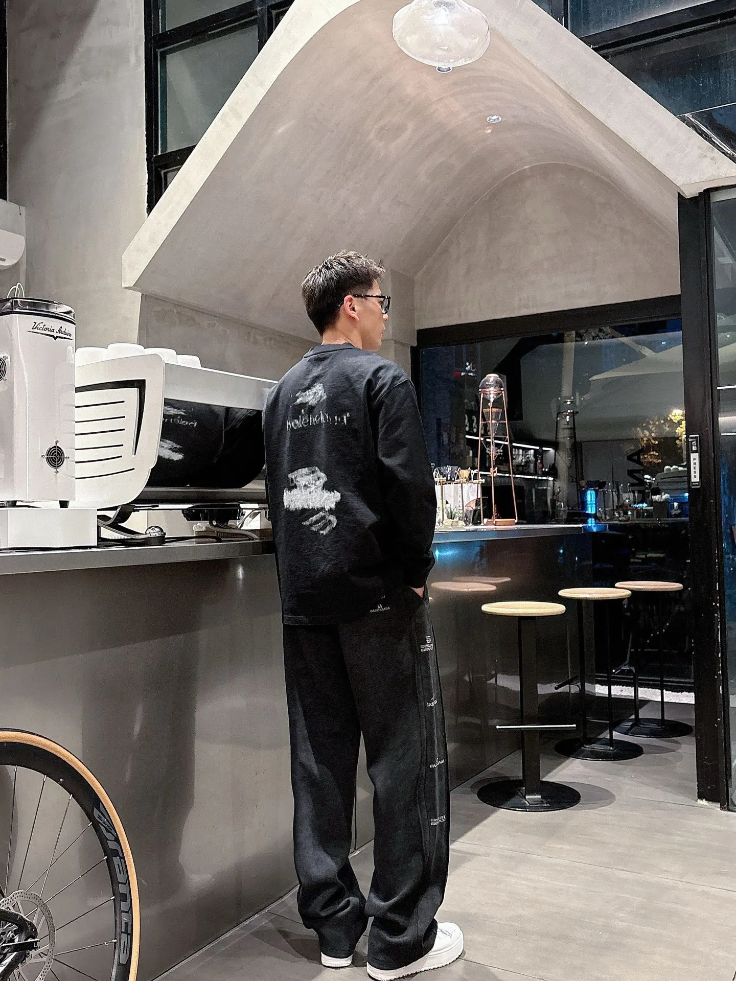 Balenciaga 🆕2026 Autumn and Winter New Arrival Casual Pants! The official website will be released simultaneously. Brand Classic LOGO casual pants, customized fabrics, excellent comfort and strong touch. Highly recognisable, perfect appearance and craftsmanship. Size:M-3XL